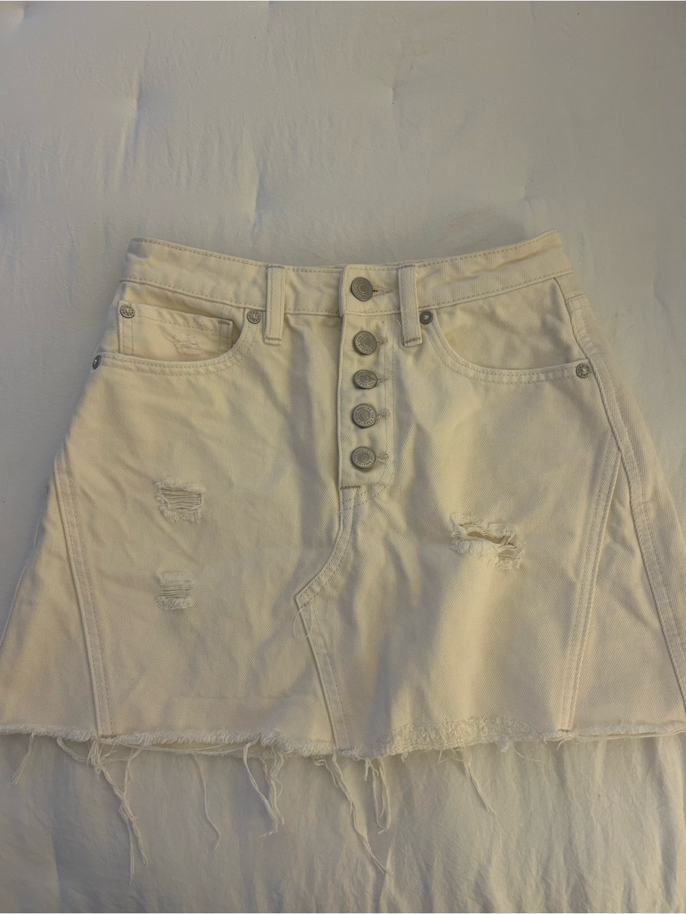 Free people Women’s Cream Distressed Button-Front Denim Skirt